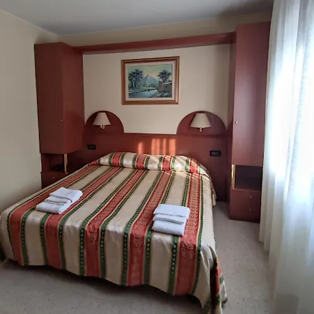 فندق مبيت وإفطار Ponte Nuovo 3*